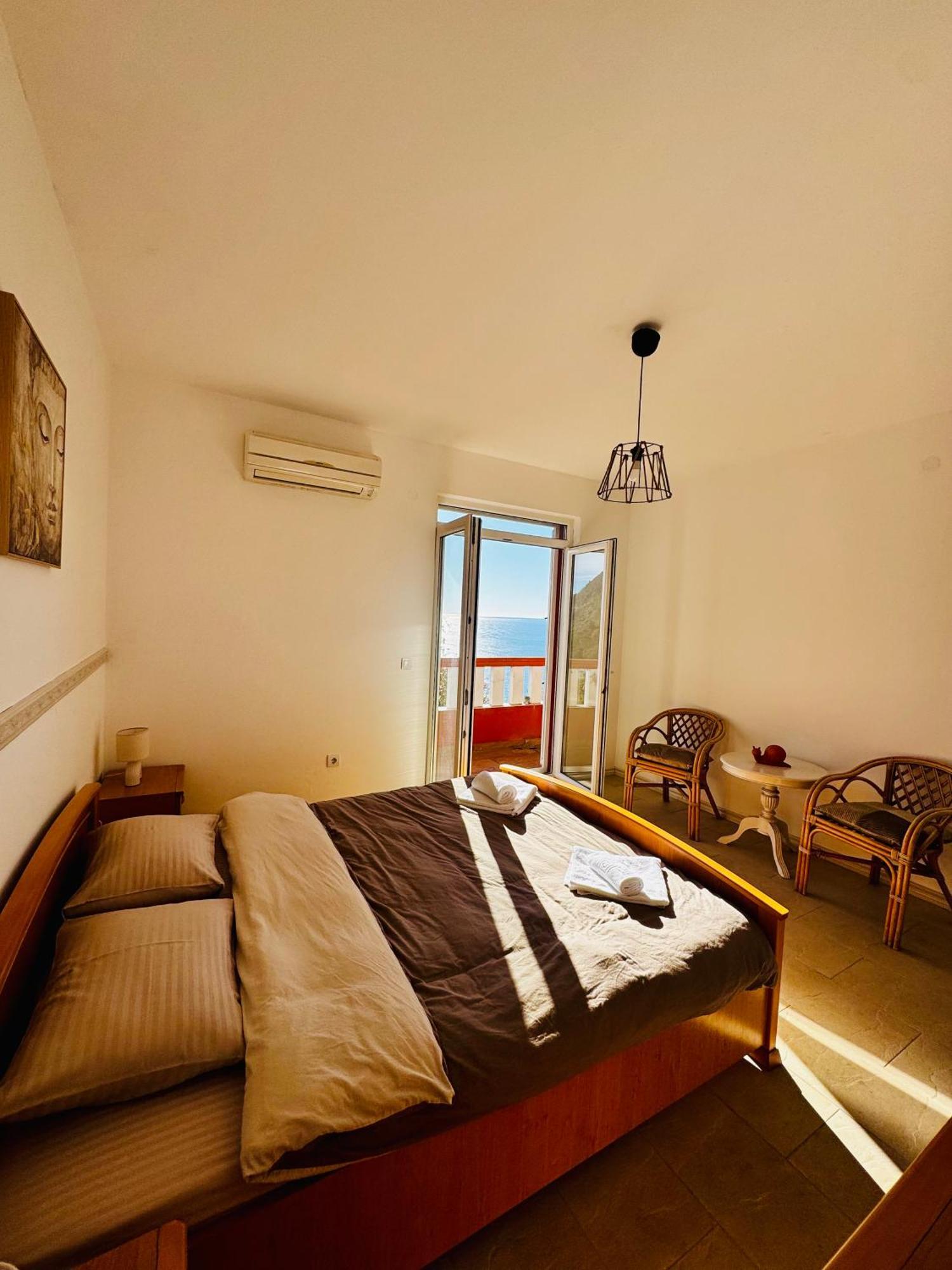 Budva Felix Suites ภายนอก รูปภาพ