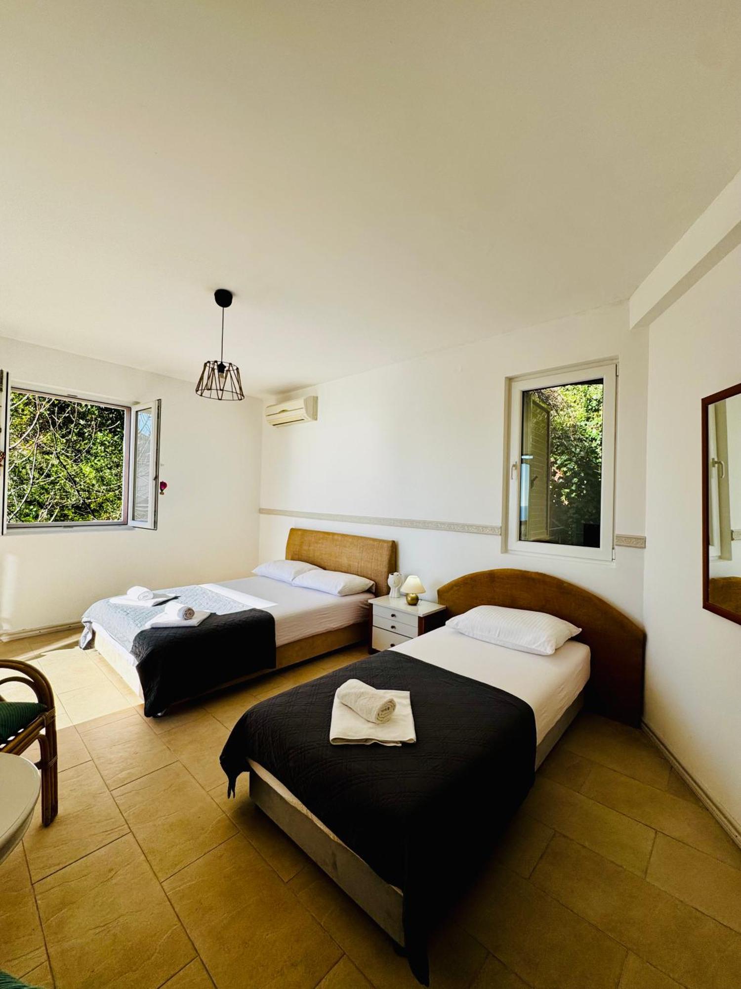 Budva Felix Suites ภายนอก รูปภาพ