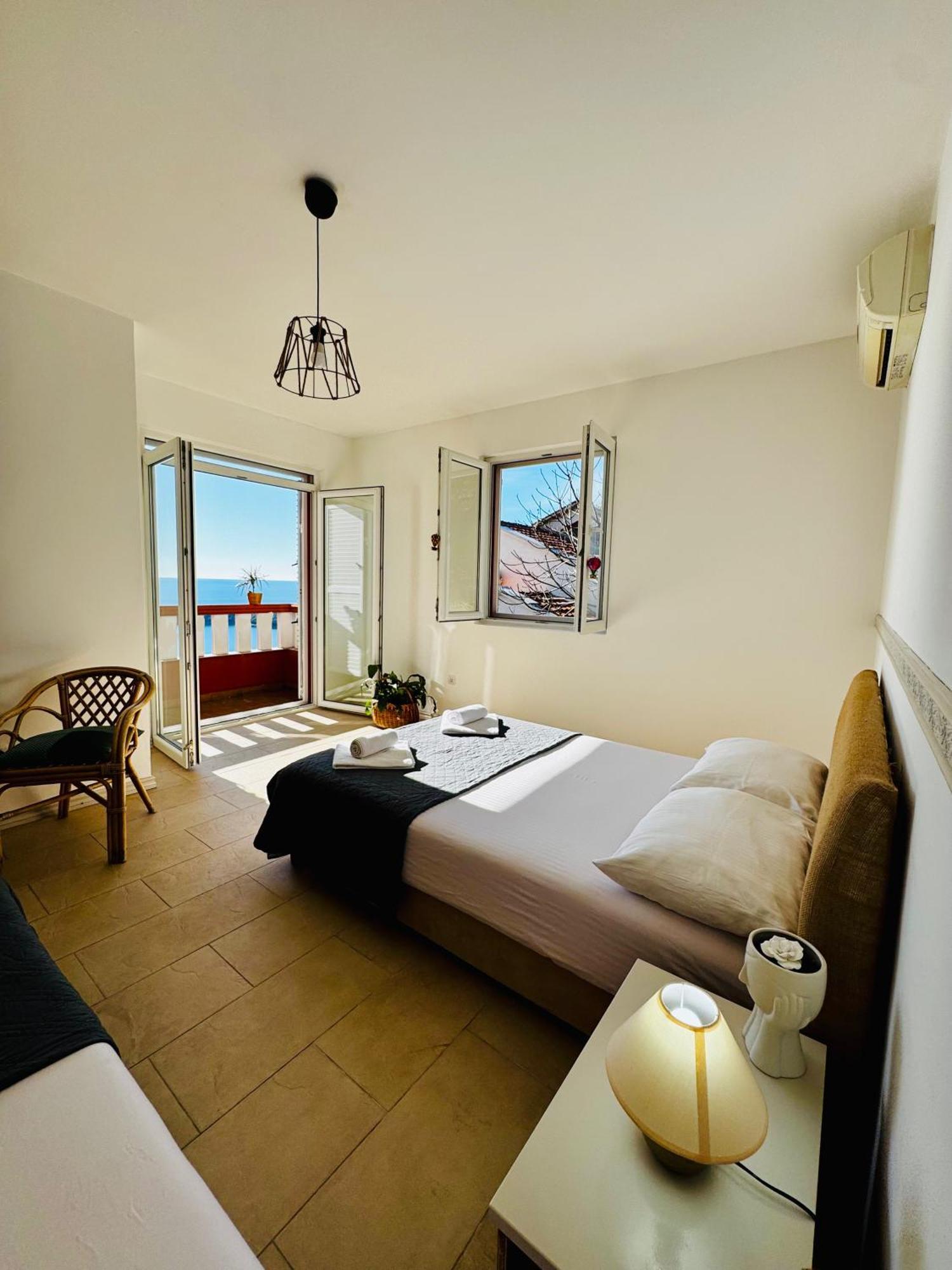 Budva Felix Suites ภายนอก รูปภาพ