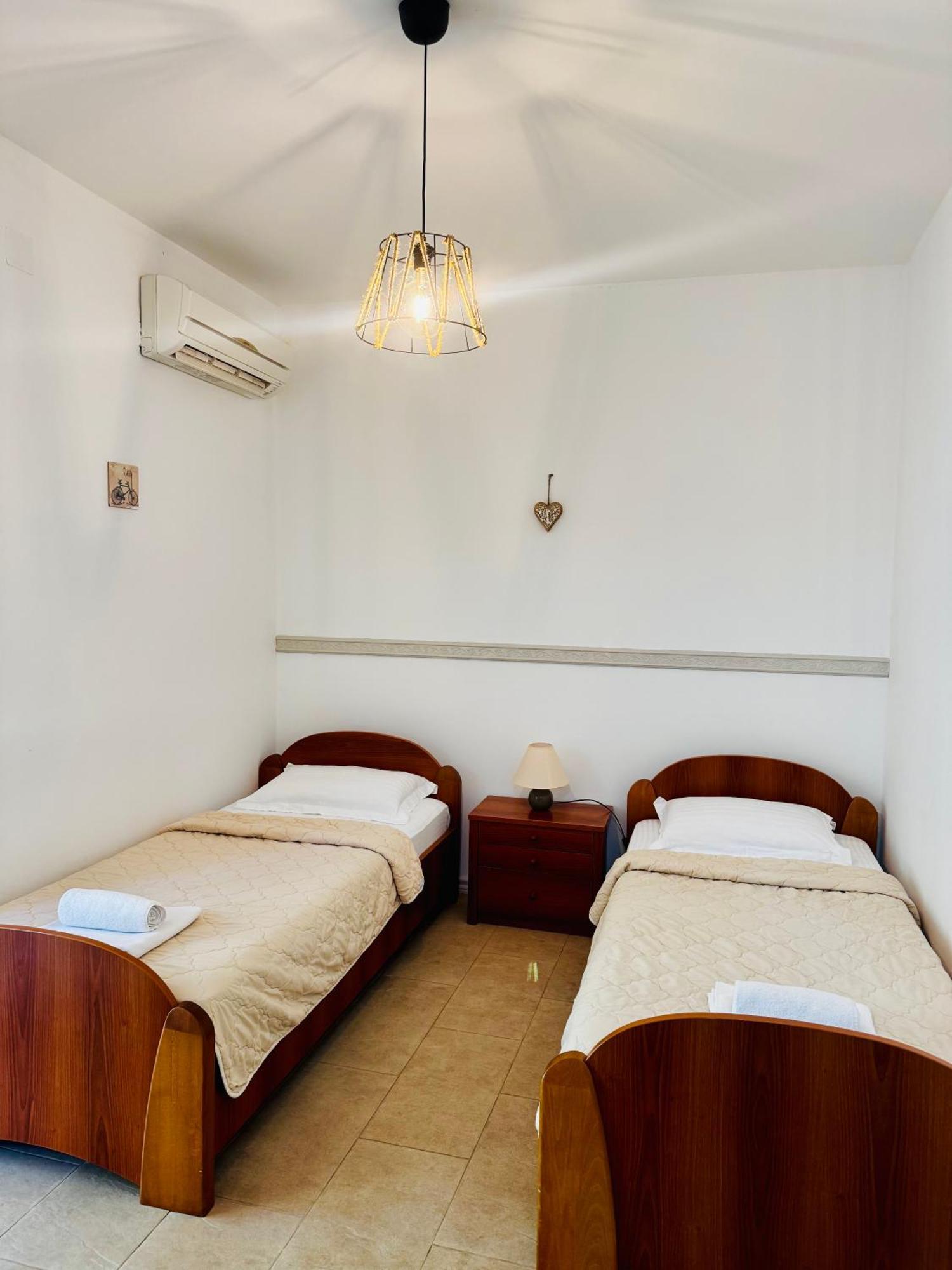 Budva Felix Suites ภายนอก รูปภาพ