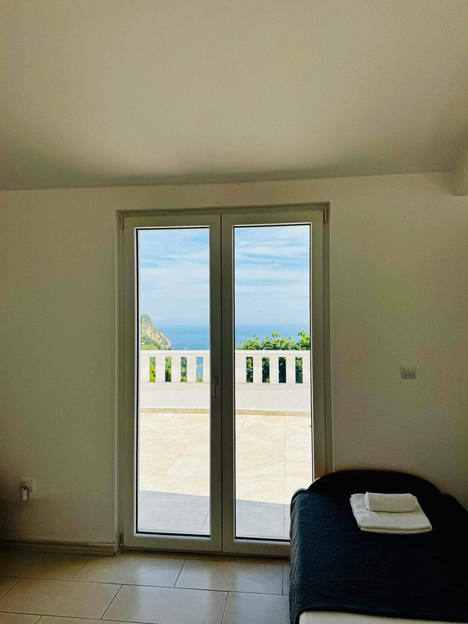 Budva Felix Suites ภายนอก รูปภาพ