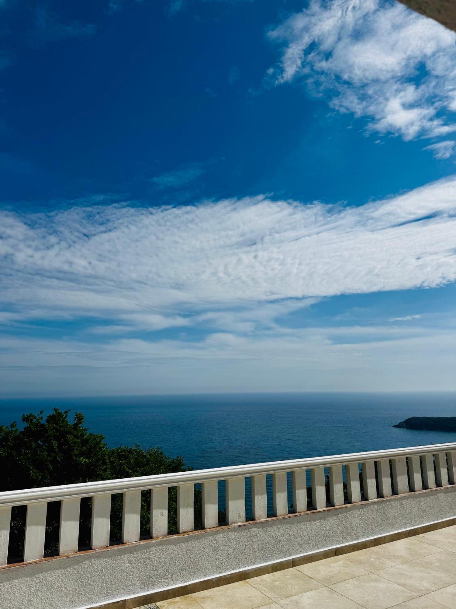 Budva Felix Suites ภายนอก รูปภาพ